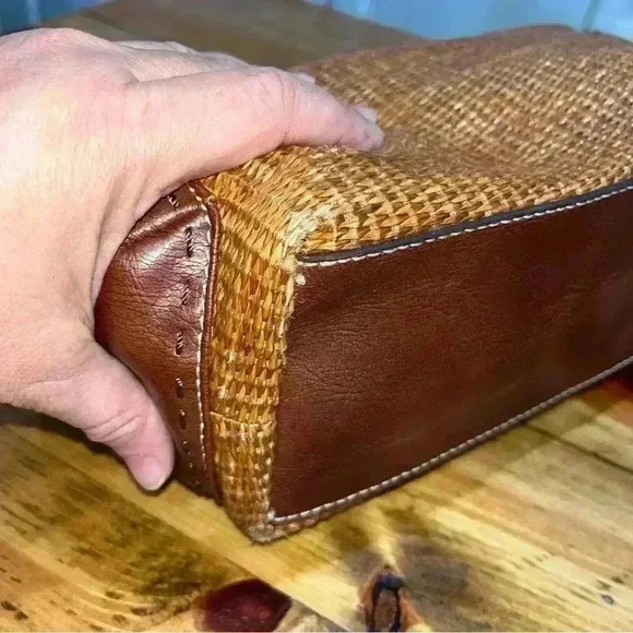 Fossil Woven Straw look Boho circle handle hand bag purse with shoulder strap - Picture 8 of 15